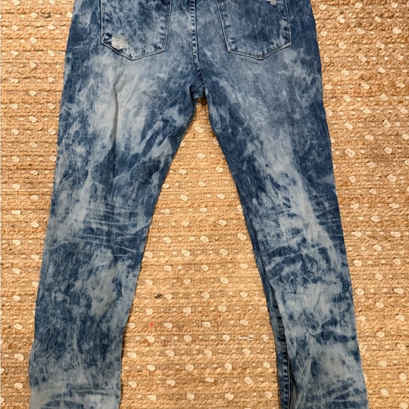 Twenty one black by rue 21 woman’s acid ashed/distressed jeans - Picture 4 of 8